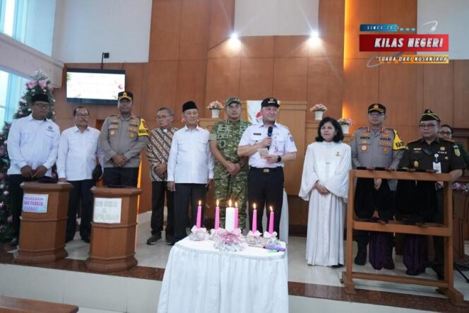 
Dandim 0502/Jakarta Utara Pimpin Patroli Terpadu Malam Natal Bersama Forkopimko, Pastikan Wilayah Kondusif