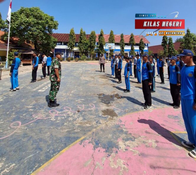 
Babinsa Koramil 06/Trs Berikan Pelatihan PBB Kepada Siswa