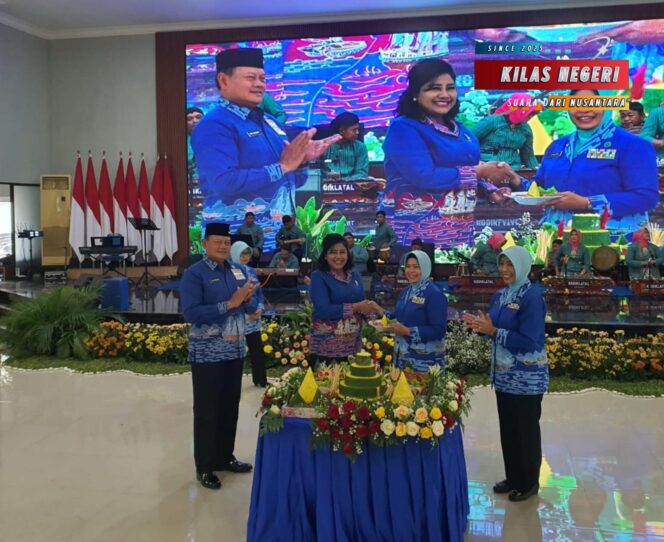 
Ketua Umum PPAL dan Ketua Umum PIPAL Meriahkan HUT Paguyuban Purnawirawan Kowal di Surabaya