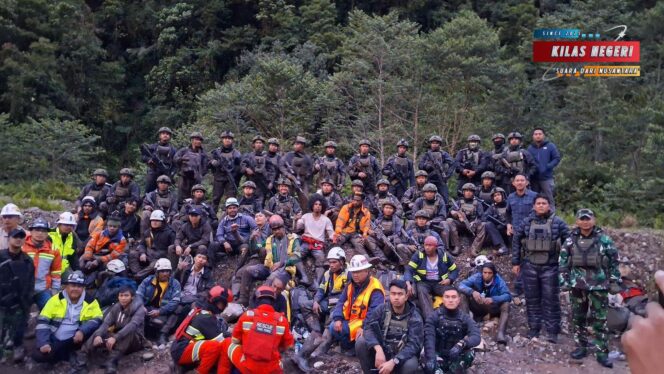 
Satgas Koops TNI Habema Berhasil Evakuasi 18 Pekerja PT. Freeport dari Gangguan OPM