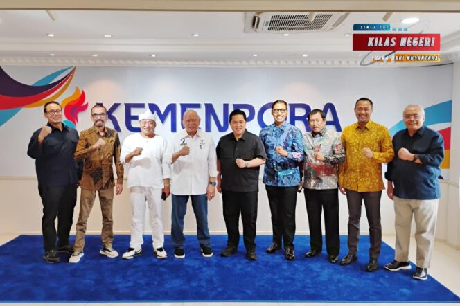 
Ketua Umum PB Muaythai Indonesia AA LaNyalla Mahmud Mattalitti