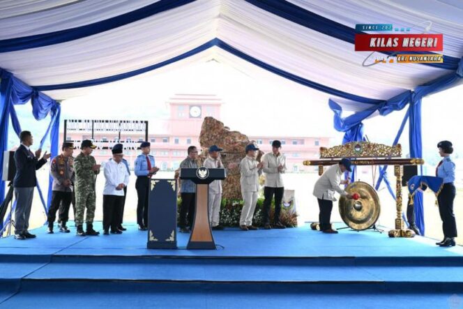 
Panglima TNI Dampingi Presiden RI Resmikan SMA Taruna Nusantara Kampus Malang