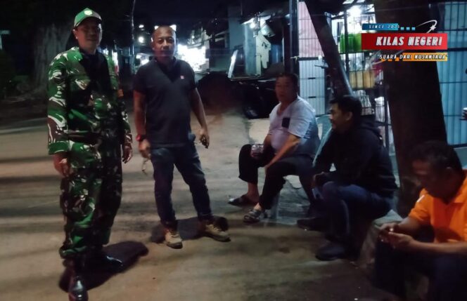 
Koramil 03/Ps. Rebo–Ciracas Gelar Patroli/Siskamling Keliling Jaga Keamanan Wilayah Pasar Rebo