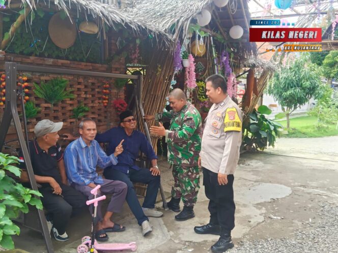 
Jaga Kamtibmas, Babinsa-Bhabinkamtibmas Cikupa Sambangi Warga