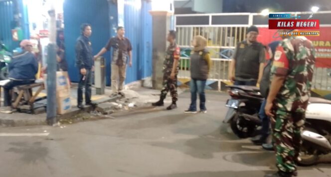 
Koramil 04/Pulogadung Gelar Patroli dan Siskamling Keliling, Perkuat Sinergi Jaga Kamtibmas Wilayah