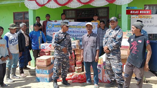 
Lanal Sabang Salurkan Bantuan Kemanusiaan ke Korban Banjir Bandang dan Tanah Longsor di Aceh Tengah