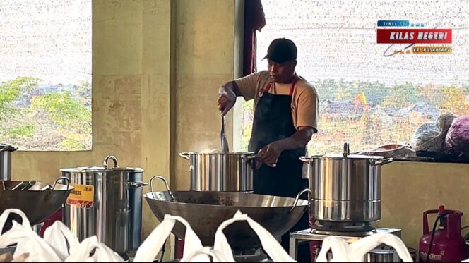 
Tak Hanya Penuhi Kebutuhan Satgas, Dapur Umum IPDN di Aceh Tamiang Juga Dukung Ekonomi Warga