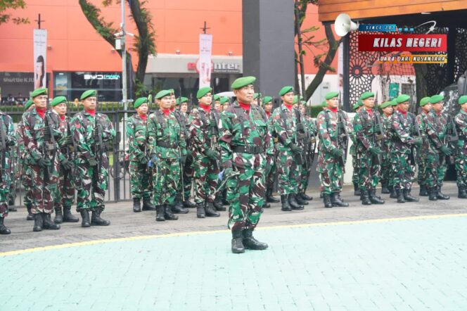 
Amanat Upacara Bendera Korem 052/Wkr, Panglima TNI Ingatkan Soliditas dan Profesionalisme