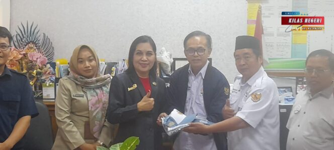 
SMAN 53 Jakarta Timur Kolaborasi dengan GPIB Salurkan Bantuan untuk Pelajar Terdampak Banjir Bandang di Aceh