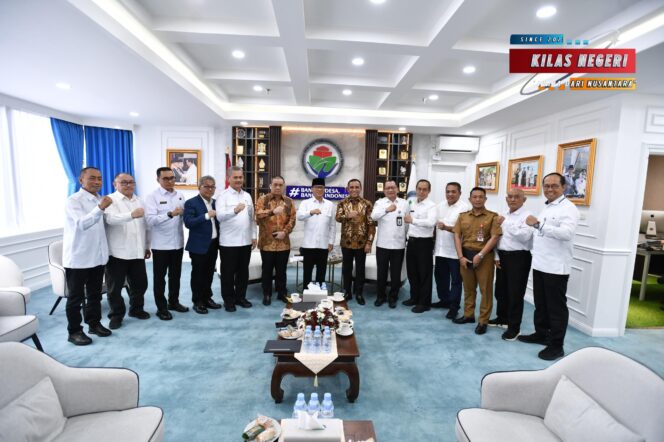 
Terima Audiensi Gubernur Sulteng, Mendes Yandri Komitmen Bantu Percepatan Digitalisasi Desa Blank Spot