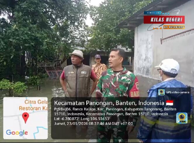 
Babinsa Koramil 14/Panongan Pantau dan Dampingi Warga Terdampak Genangan Air di Desa Ranca Kalapa