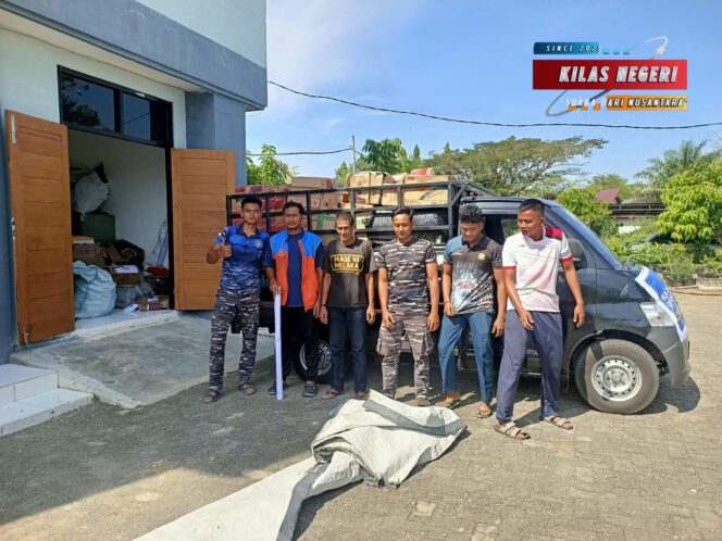 
Pos TNI AL Meulaboh Salurkan Bantuan Kemanusiaan Bagi Korban Banjir di Kabupaten Tamiang