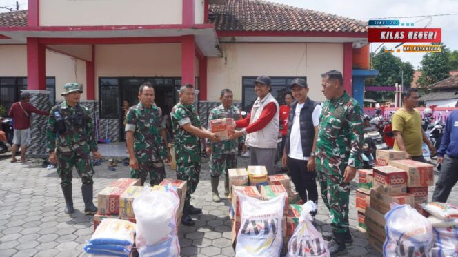 
Kodim 0510/Trs Salurkan Bantuan Kepada Korban Bencana Banjir di Kresek