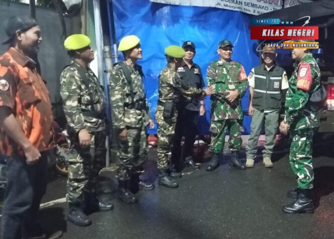 
Koramil 05/Kramatjati–Makasar Bersama Komponen Masyarakat Gelar Patroli/Siskamling Keliling