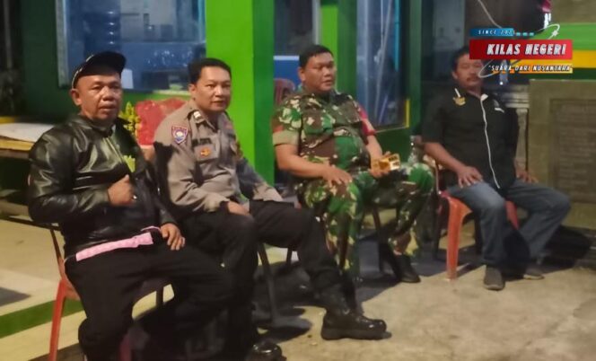 
Wujudkan Lingkungan Aman dan Kondusif, Koramil 06/Cakung Gelar Patroli/Siskamling bersama Komduk