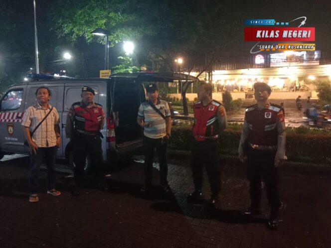 
Polisi Hadir Menjaga Malam Warga, Operasi Pekat Jaya 2026 di Cipayung Tekan Tawuran dan Kejahatan Jalanan