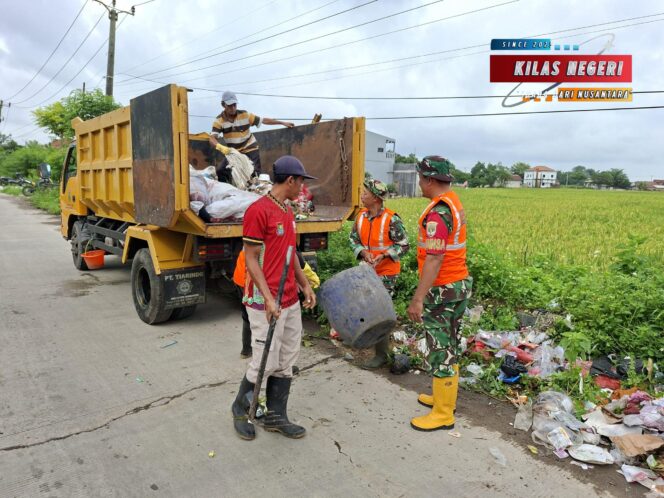 
Satgas Sampah Kodim 0510/Trs Bersihkan Jalan Gandaria-Kresek