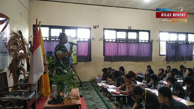 
Babinsa Ranca Kalapa Berikan Materi Kepemimpinan pada LDKS OSIS dan MPK SMPN 2 Panongan