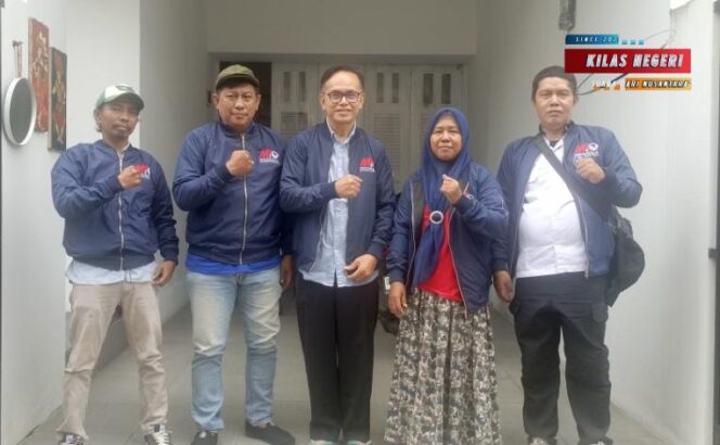 
Ketua Umum GPIB Ir. Agung Karang Terima Apresiasi PD MIO Jakarta Timur atas Kontribusi Sukseskan Kongresda