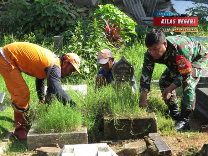 
“Kebersihan Sebagian dari Iman”, Danramil Duren Sawit Pimpin Kerja Bakti di Pondok Kopi