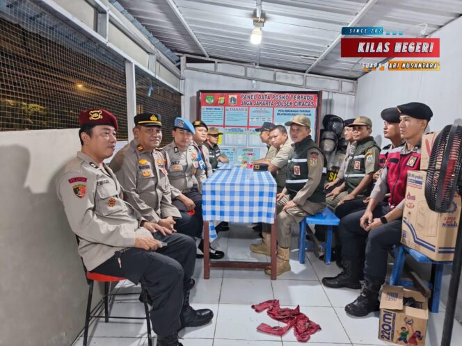 
Antisipasi Tawuran, Polsek Ciracas Gelar Apel Pengamanan di Posko Terpadu Pasar Rebo