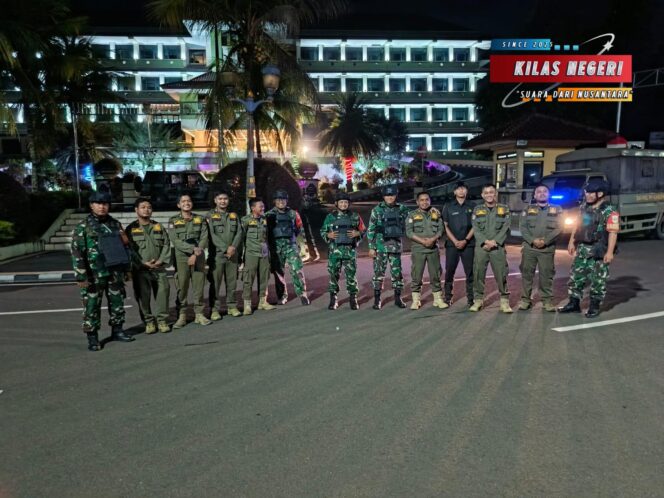 
Koramil 06/Tigaraksa Patroli Malam Bersama Komduk Ciptakan Wilayah Aman Dan Kondusif