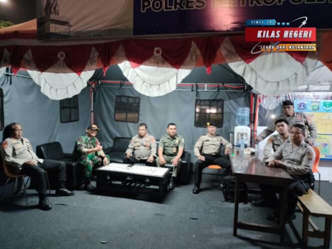 
Polisi dan Warga Bersinergi, Posko Jaga Jakarta Al Fallah Tegakkan Keamanan Duren Sawit