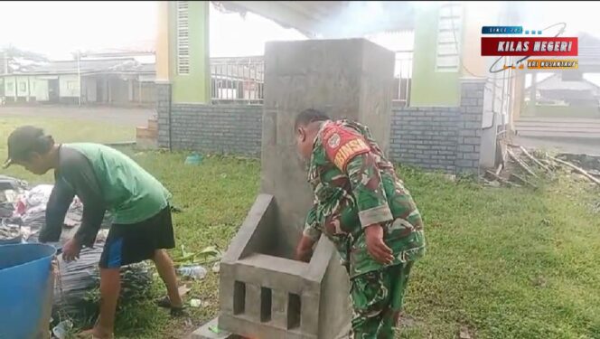 
Babinsa Koramil 14/Panongan Bersama Warga Uji Coba Insinerator Pembakaran Sampah