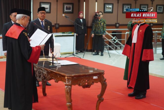 
Sidang Luar Biasa Pengambilan Sumpah Jabatan dan Pelantikan Wakil Ketua Pengadilan Tinggi Jakarta
