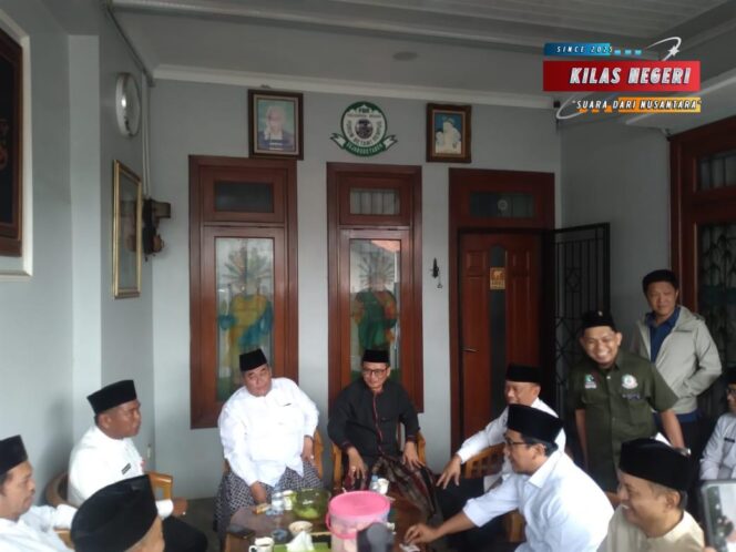 
Gubernur DKI Jakarta Canangkan Gerakan Sabtu Bersih Musholla di Cakung