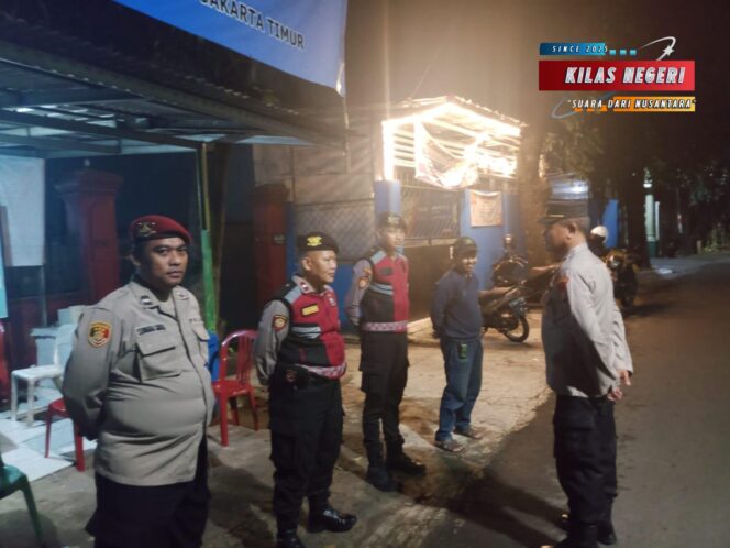 
Polisi Siaga Dini Hari, Posko Terpadu Jaga Jakarta di Ciracas Perketat Antisipasi Tawuran