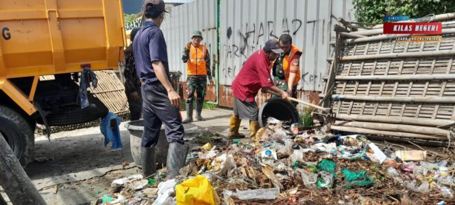 
Satgas Sampah, Berhasil Angkut Tumpukan Sampah