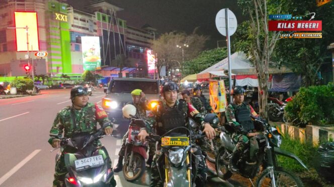 
Koramil 05/Kramatjati-Makasar dan Komduk Gelar Patroli Perkuat Keamanan dan Kebersamaan Warga Kramatjati.