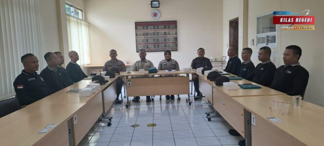 
Sat Binmas Polres Metro Jakarta Timur Tingkatkan Peran Satpam untuk Pencegahan Tawuran di Lingkungan Perusahaan