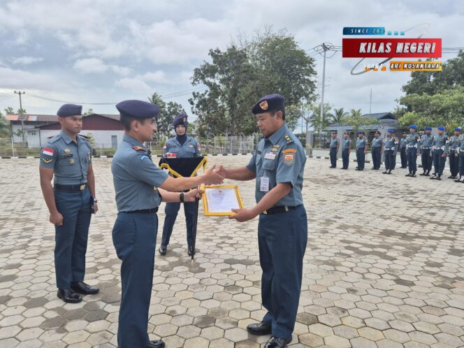 
Penghargaan Untuk Prajurit Berprestasi : Tegas Menjaga Laut, Melindungi Rakyat