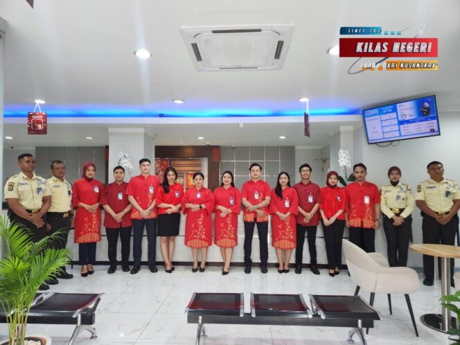 
BRI KC Jakarta Tanjung Duren Semarakkan Tahun Baru Imlek 2577 Kongzili dengan Nuansa Cheongsam