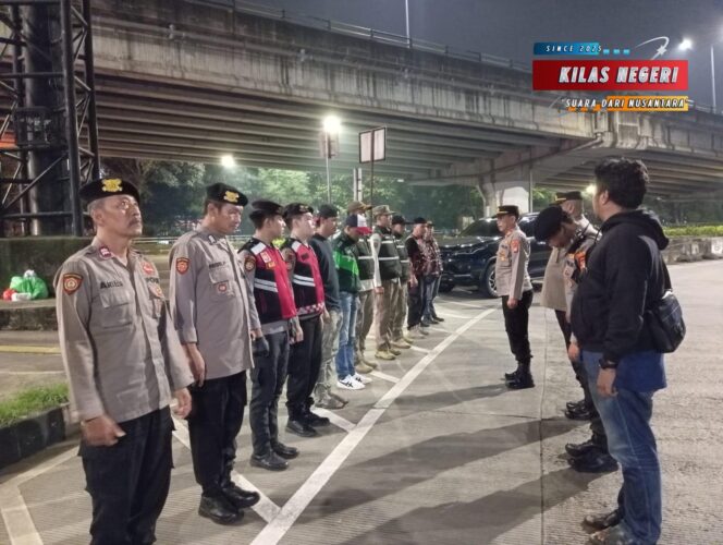 
Polsek Ciracas Gelar KKRYD Satgas Anti Tawuran, Patroli Titik Rawan Tawuran Dini Hari