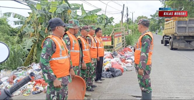 
Cegah Wabah Penyakit, Satgas Sampah Karya Bhakti di Pagedangan Ilir