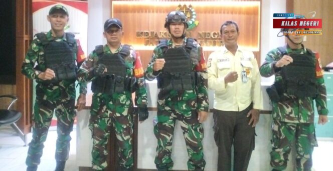 
Patroli Humanis Koramil 01/Jatinegara, Sisir Titik-Titik Rawan Tawuran