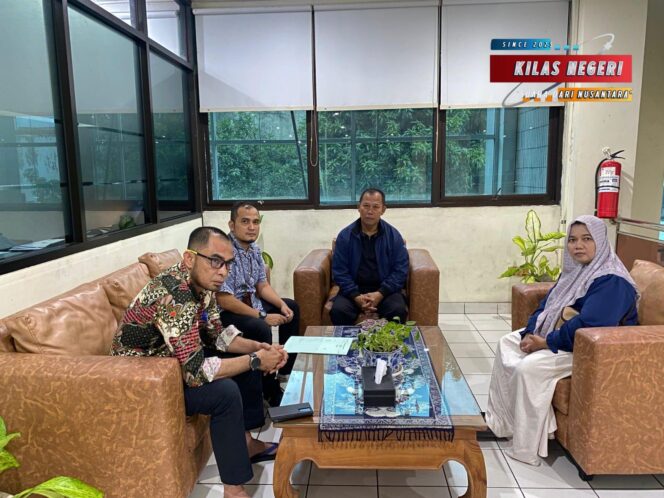 
Perkuat Kedekatan dengan Nasabah, Tim BRI Cilegon Lakukan Kunjungan dan Edukasi Produk Secara Langsung