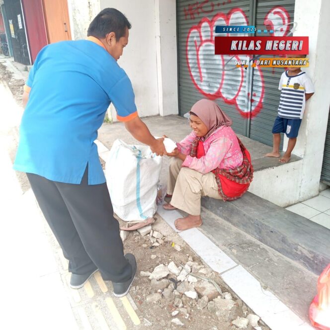 
Jumat Berkah, BRI Cilegon Berbagi untuk Sesama dan Dorong Kemudahan Donasi Digital melalui BRImo