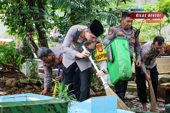 
Ramadhan Penuh Kepedulian, Polres Metro Jakarta Timur Hadirkan Bang Jasri untuk Perkuat Kamtibmas dan Kebersamaan Umat