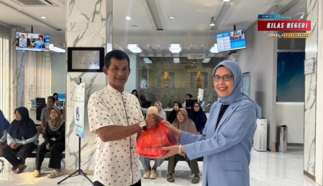 
Sebarkan Semangat Berbagi, BRI Kanca Cimanggis Berikan Santunan untuk Dhuafa dan Anak Yatim