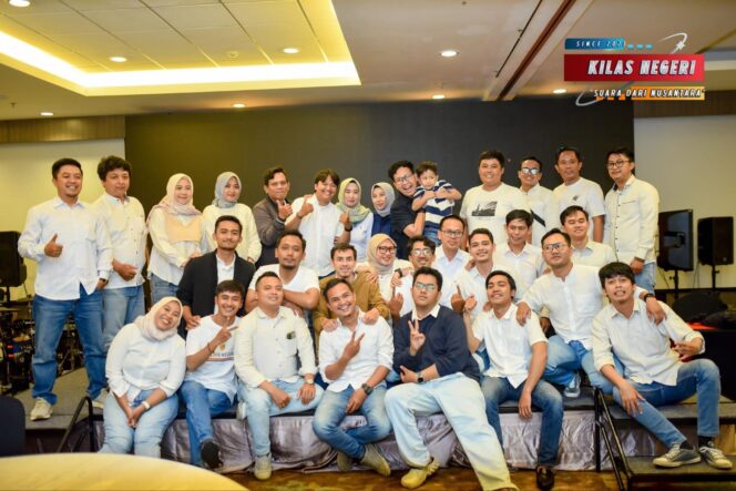 
Kebersamaan dalam Satu Frame