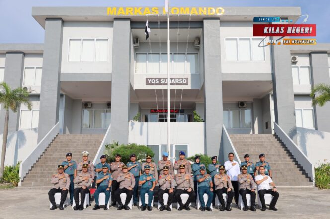 
Perkuat Soliditas TNI AL-POLRI, Kapolda Riau Kunjungi Lanal Dumai dan Laksanakan Aksi Penanaman Pohon