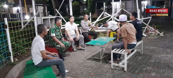 
BABINSA KORAMIL 14/PANONGAN INTENSIFKAN KOMSOS, HIMBAU WARGA JAGA KAMTIBMAS SELAMA RAMADHAN