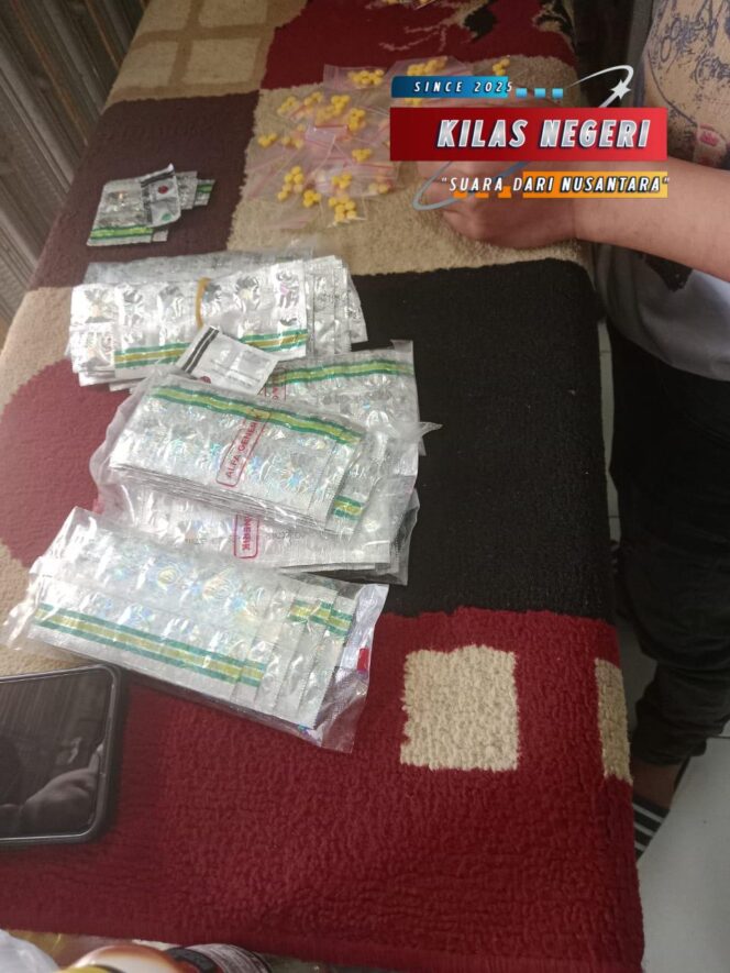 
Laporan Call Center 110, Penjual Obat Terlarang Diamankan di Ujung Menteng