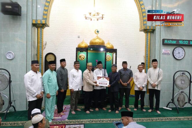 
Pererat Ukhuwah di Bulan Suci Ramadhan, Lanal Bintan Hadiri Safari Ramadhan Bersama Pemkot Tanjungpinang