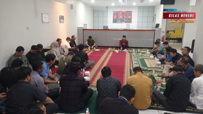 
PENGAJIAN DAN BUKA PUASA BERSAMA PERKUAT SILATURAHMI INSAN BRILIAN DI PAMULANG