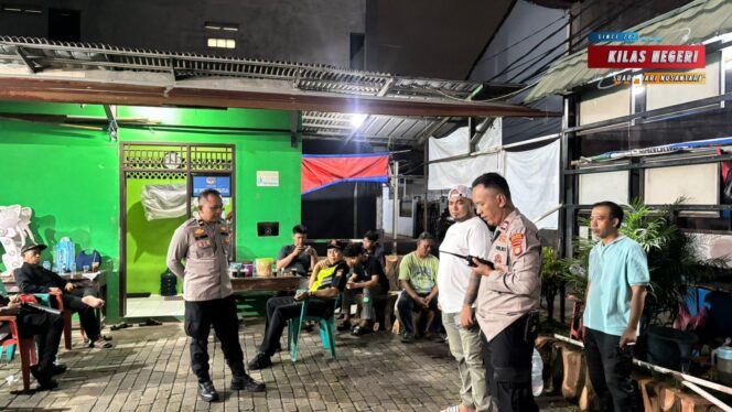 
Personel Posko Terpadu Anti Tawuran Polsek Makasar Patroli Dini Hari